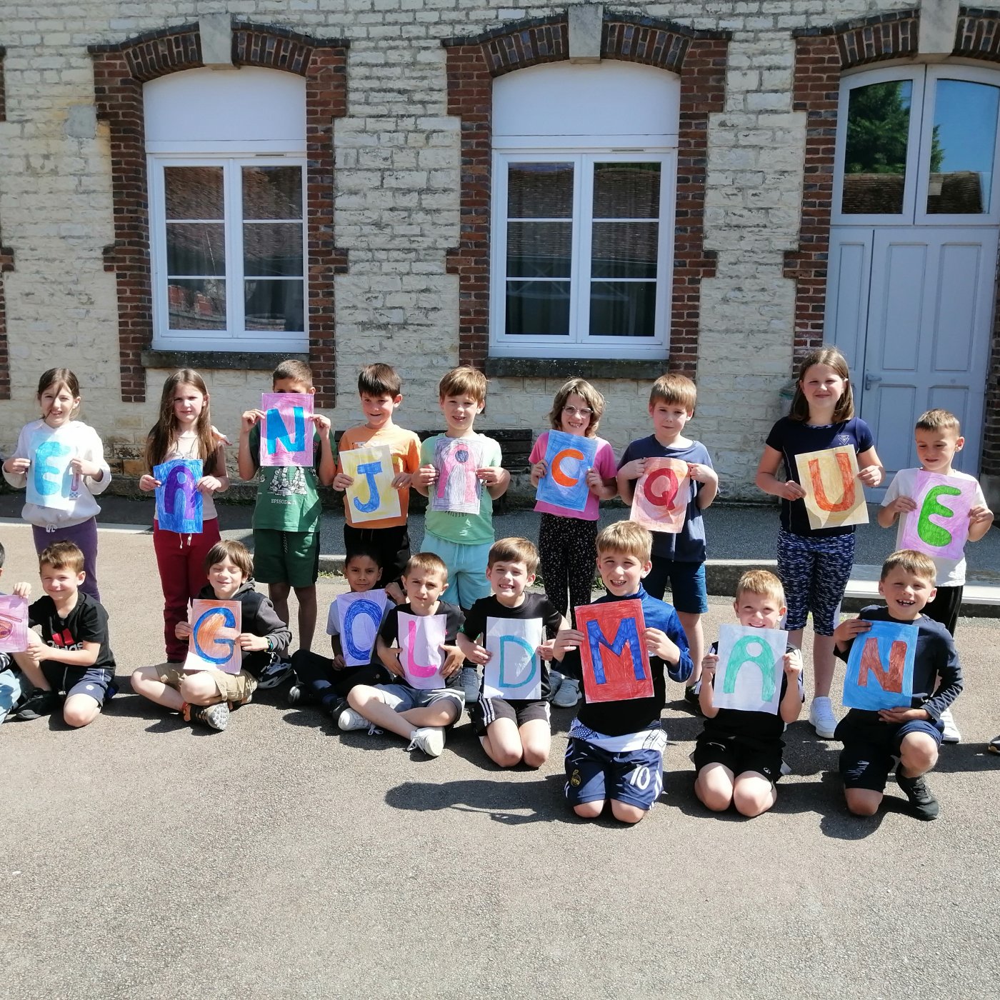 L'émission spéciale Jean-Jacques Goldman par classe de CE1-CE2 de l'école de Clerey