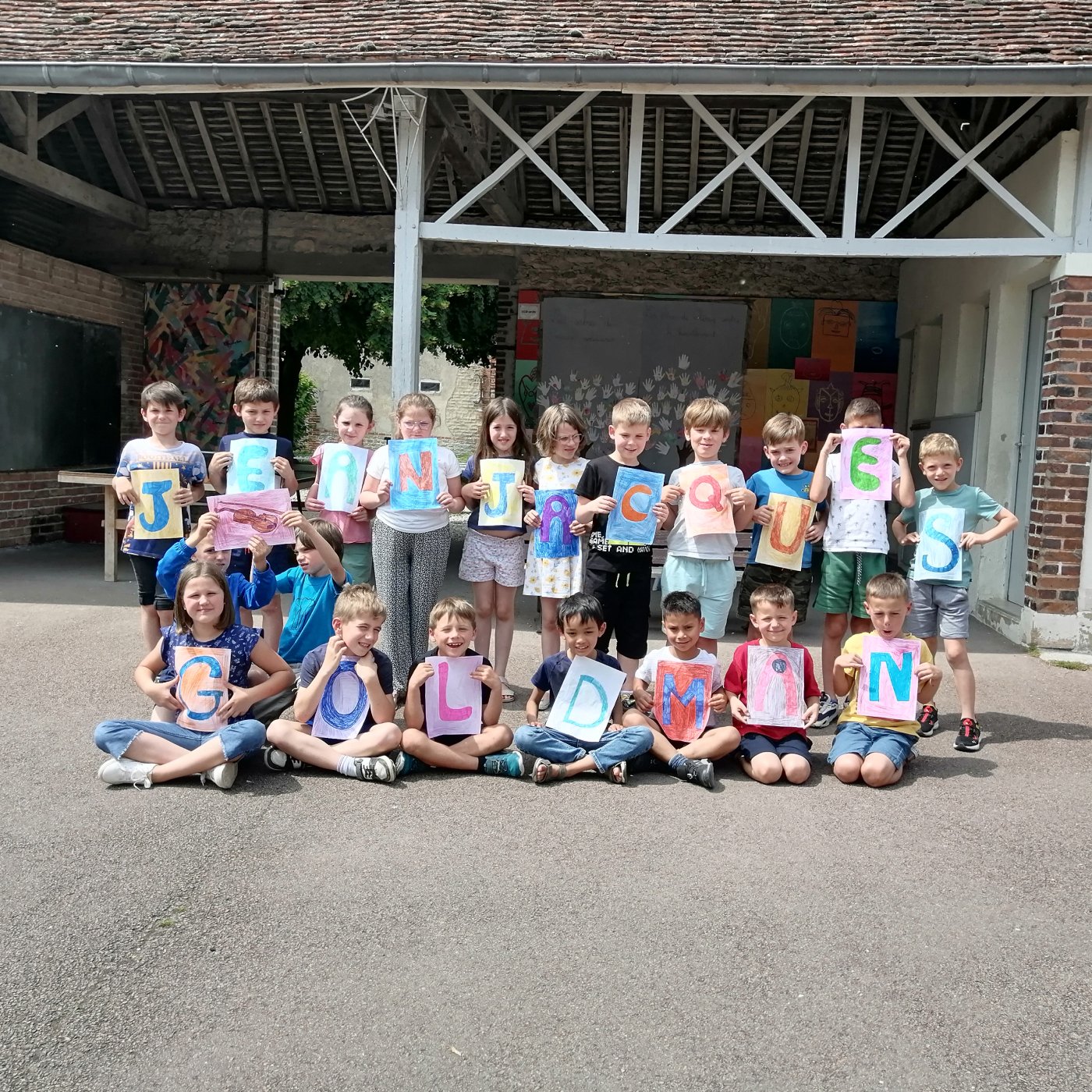 L'émission spéciale n°2 Jean-Jacques Goldman par classe de CE1-CE2 de l'école de Clerey
